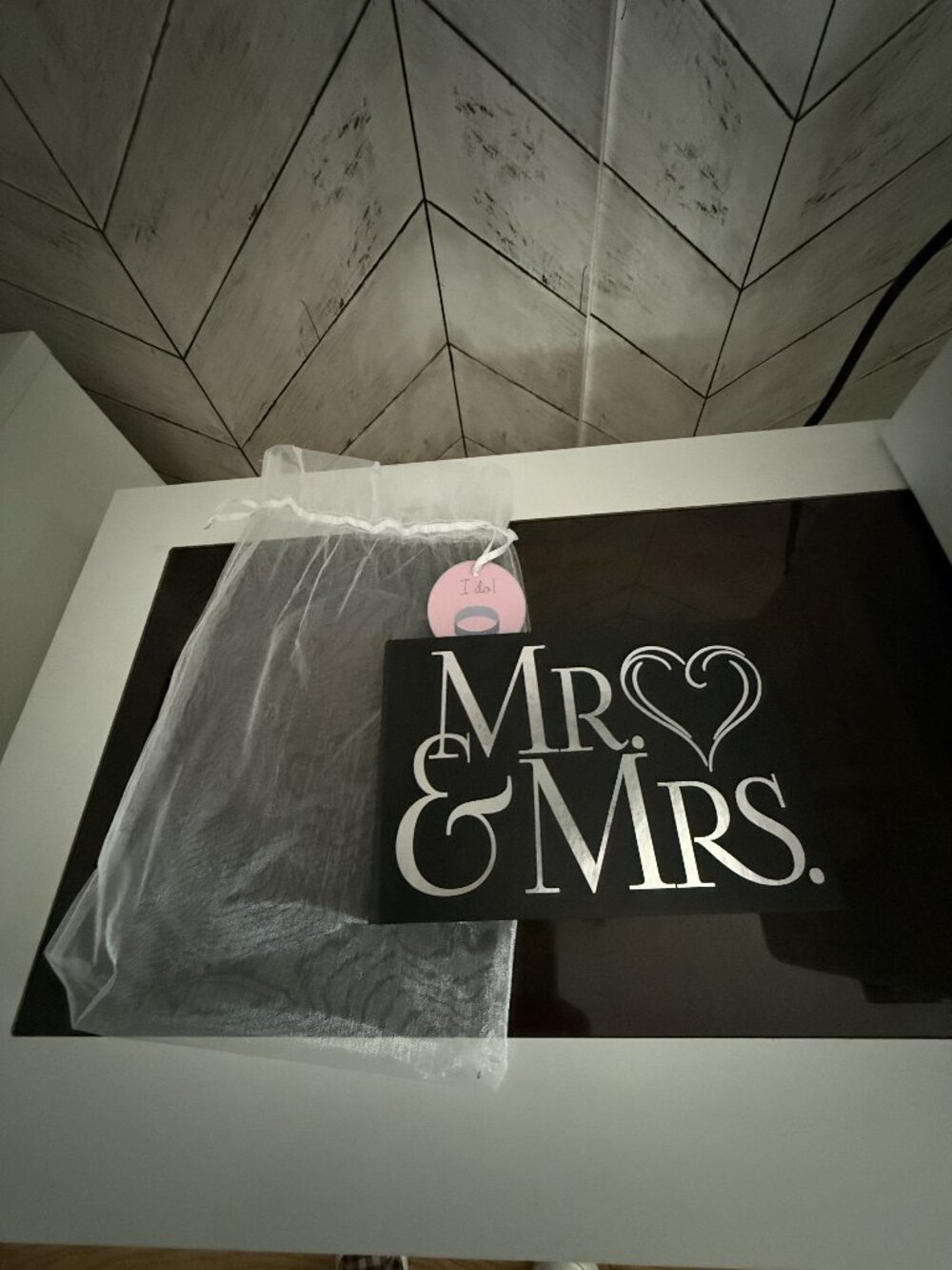 Malden International "Mr & Mrs" Brag Book Photo Album